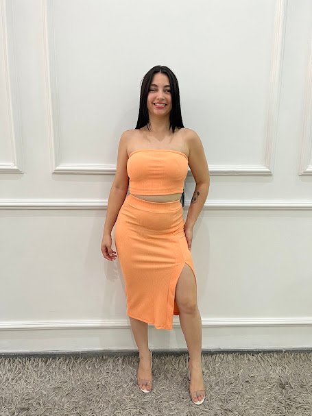 Conjunto Cropped e Saia