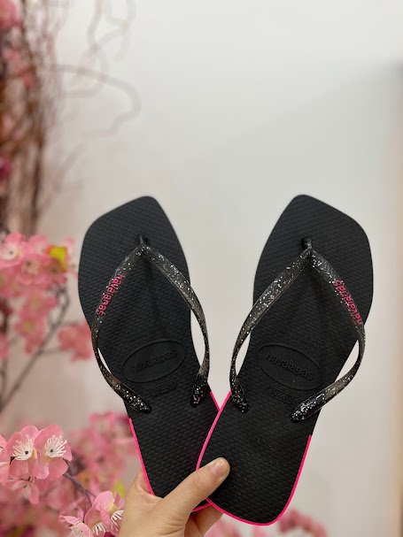 Chinelo Preto e Rosa