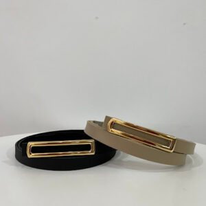 Cinto fino com fivela dourada